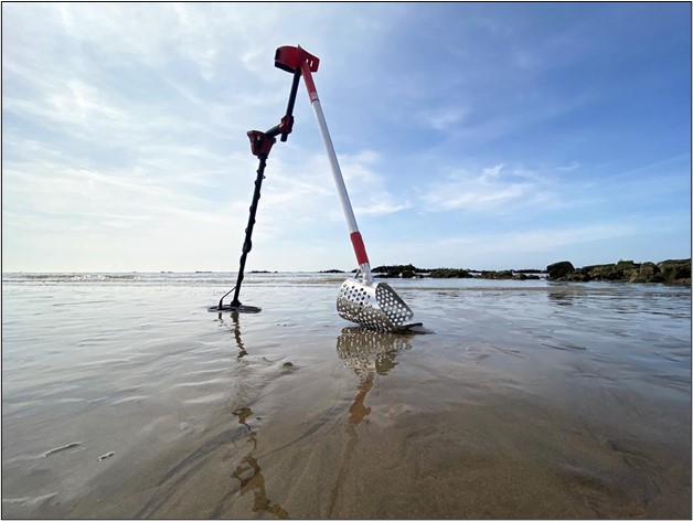 Image showing a metal-detecting sand scoop.